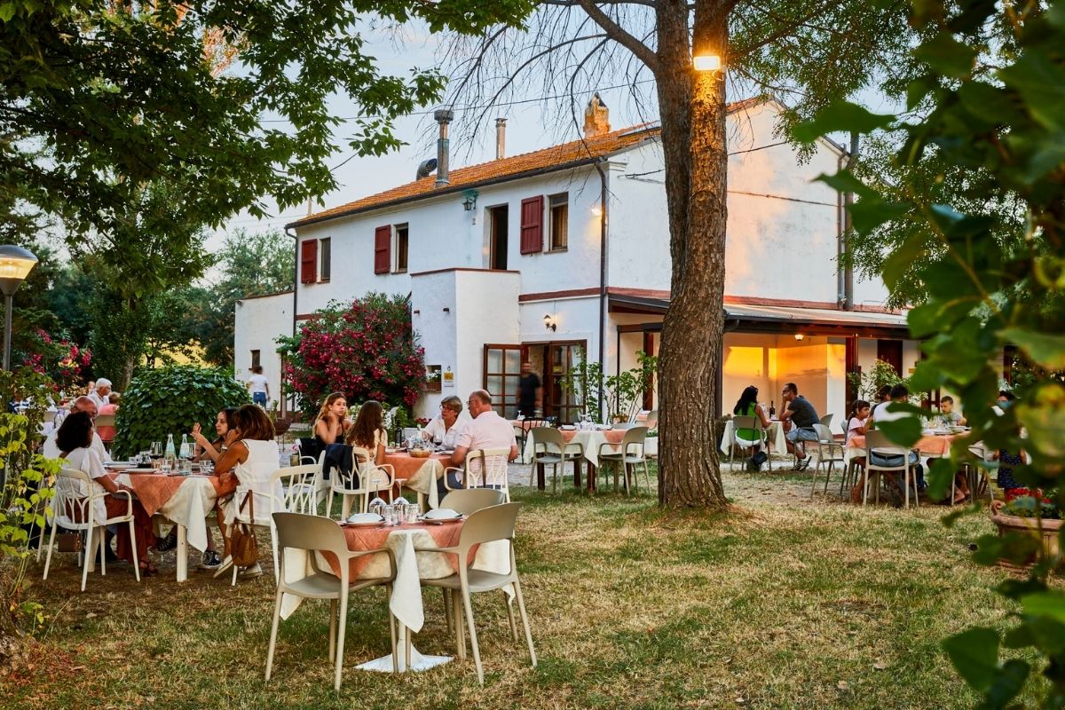 10 vantaggi di avere un gazebo pieghevole per feste e mercatini